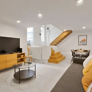 https://hotel-studio-mezzanine-des-invalides.fr-paris.fr